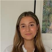 Graduada en Traducción e Interpretación y con el Máster en Formación del Profesorado. Binacional franco-española.